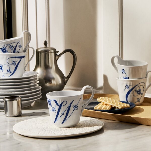 Porcelánový hrnček Alphabet 330 ml – T