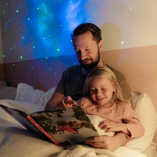 Retlux - LED detský projektor 230 V astronaut 12,5 cm s diaľkovým ovládaním