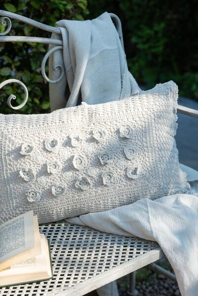 Pomněnkový bavlnený vankúš s čipkou Lace blue - 50*10*30cm - J-Line by Jolipa
