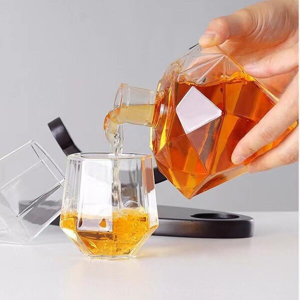 Darčeková sada na Whiskey poháre, decanter 850ML Diamond
