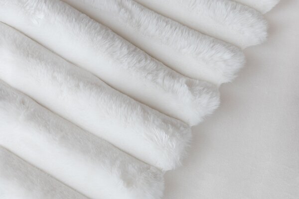 Deka Fluffy krémová Jednobarevná deka 130/180