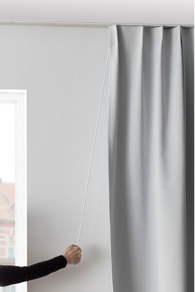 Kovová tyč na závesy biela 125 cm