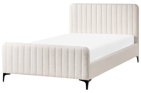 Posteľ krémová biela buklé čalúnenie 120 x 200 cm prešívané čelo kovové nohy lamelový rošt moderný dizajn spálňa