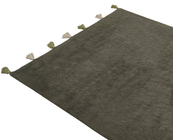 Detský koberec tmavozelený bavlnený 140 x 200 cm obdĺžnikový s farebnými strapcami prateľný v práčke detská izba