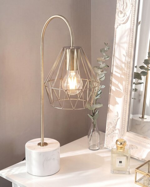 Stolná lampa biela mosadzná 50 cm kovové tienidlo tvar diamantu okrúhly stojan mramorový vzhľad obývačka spálňa