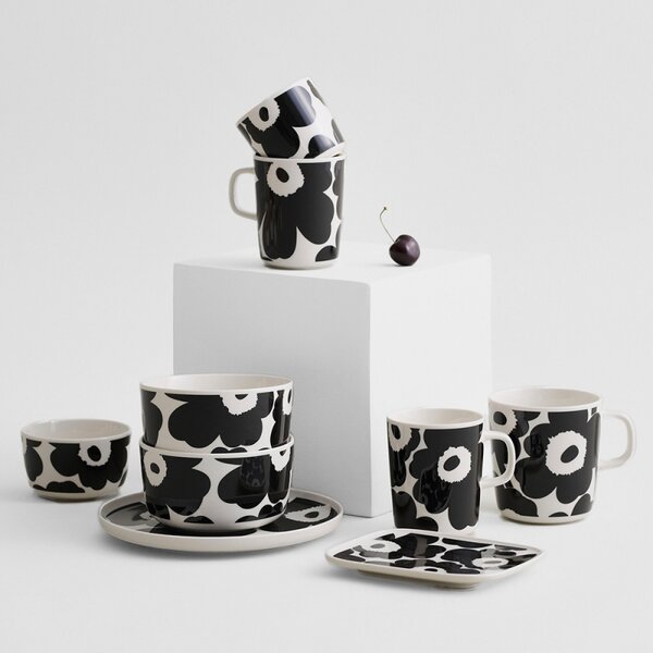 Marimekko Hrnček Oiva Unikko 0,4l, čierno-biely