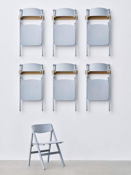 HAY Skladacia stolička Backflip, cloud blue lacquered beech