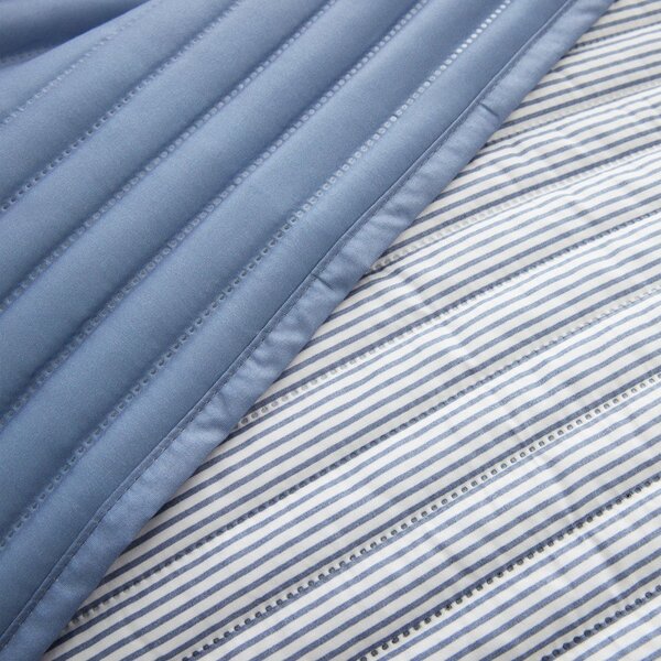 Modrý prešívaný pléd 220x230 cm Stripe – Catherine Lansfield
