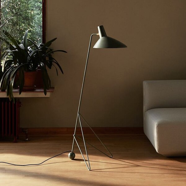 Stojacie Lampa &Tradition, Tripod HM8, Čierna, Obývacia izba, Hliník