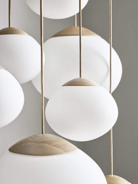 Bolia Závesná lampa Acorn Ø21, matt opal glass 20