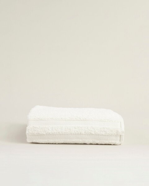 Uterák Essence 30x50 cm pure white
