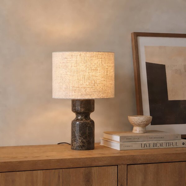 Lucande Stolová lampa Marcella, výška 45 cm, hnedá/krémová, mramor, Krémová / jantárovo žltá, Obývacia izba / jedáleň, Textil / látka / hodváb, Moderný, Stojacie svietidlo