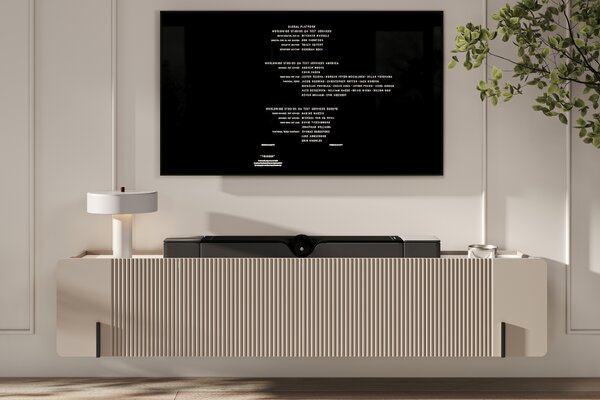 Závesná TV skrinka Malmi 200 cm – kašmír / crema bianca / čierna