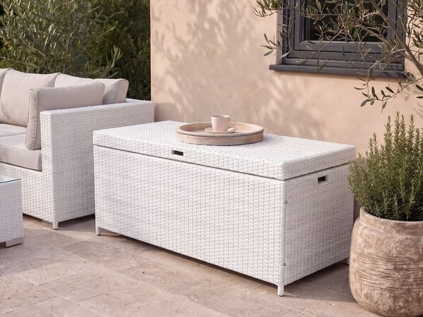 Vonkajší úložný box biely umelý ratan 158 x 63 cm záhradný box na vankúše moderný štýl terasa záhrada