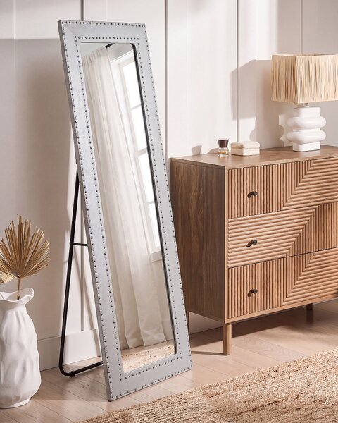 Stojacie zrkadlo svetlosivý rám z umelej kože 50 x 150 cm akrylové sklo ozdobný lem dekoratívny rám glamour dizajn