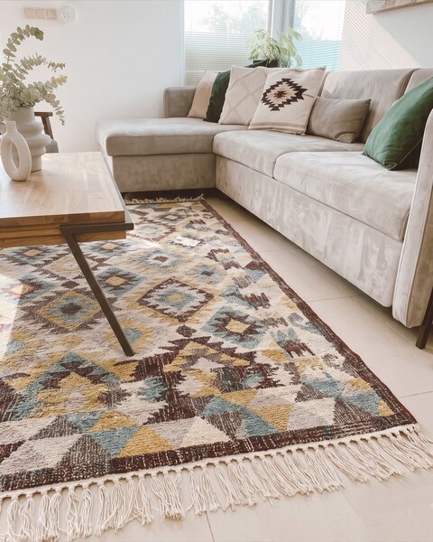 Koberec viacfarebný jutový 140 x 200 cm obdĺžnikový so strapcami ručne tkaný boho štýl obývacia izba spálňa