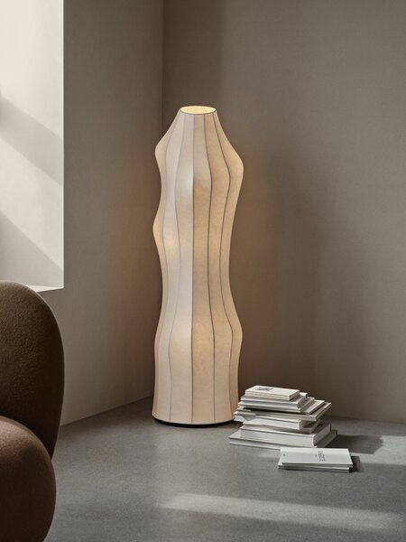 Ferm Living Stojanová lampa Dae – biela