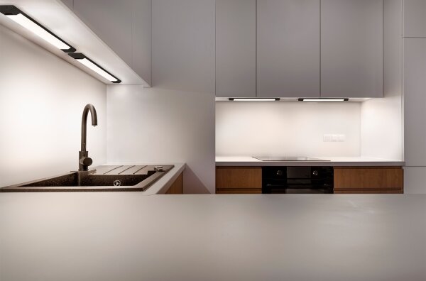 Osram - stmievateľné LED podlinkové svietidlo so senzorom LINEAR EDGE LED/8W/230V 50 cm čierne