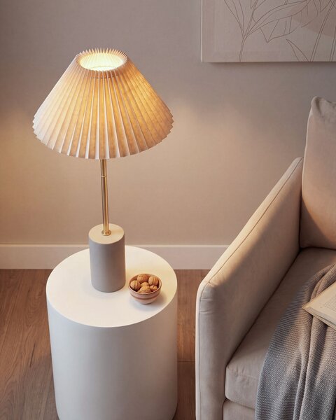 Stolná nočná lampa béžová ľanové tienidlo kovový betónový podstavec 68 cm moderný štýl obývacia izba spálňa