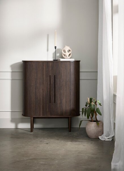 Skrinka v dekore duba s posuvnými dverami v tmavo prírodnej farbe 100x118x40 cm Meta – Unique Furniture