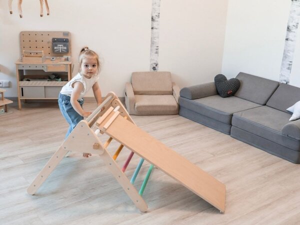 Drevený Piklerovej trojuholník MONTY, 59cm, s montessori doskou, viacfarebná ELIS design