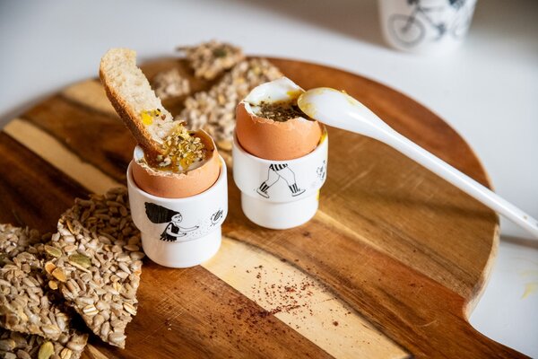 Stojan na vajce Feeding the chicks – set 2 ks