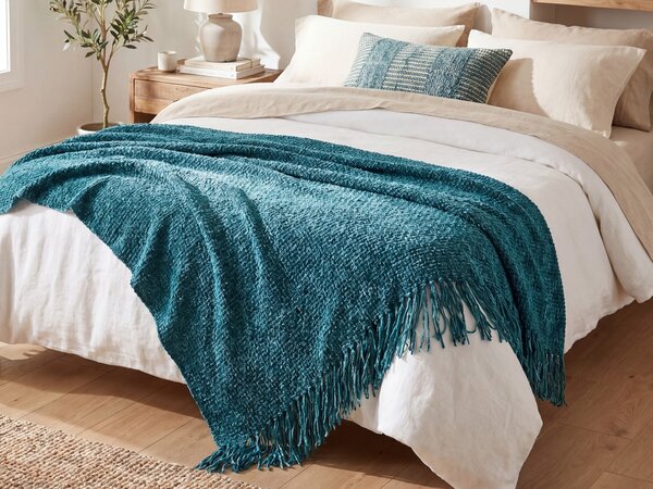 Deka smaragdová zelená polyester 150 x 200 cm obdĺžnikový tvar jednofarebná bez vzoru so strapcami moderný boho štýl obývačka spálňa