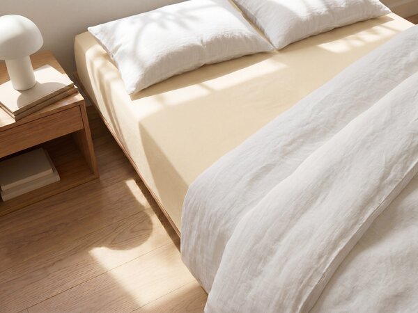 Napínacie prestieradlo žlté bavlnené 140 x 200 cm elastické okraje klasická posteľná plachta textílie do spálne