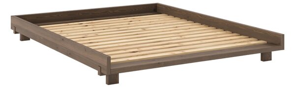 Hnedá dvojlôžková posteľ z borovicového dreva s roštom 160x200 cm Social – Karup Design