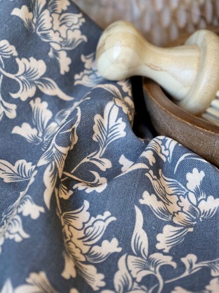 Utierka Aix Small Leaf Pattern