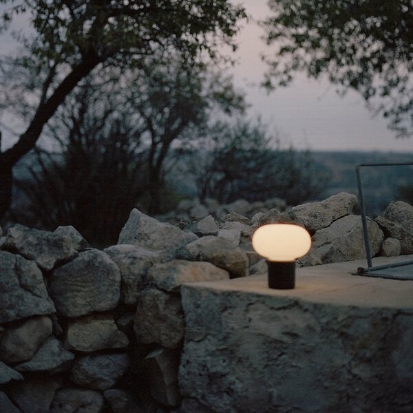 NEW WORKS Prenosná lampa Karl-Johan, Light Grey
