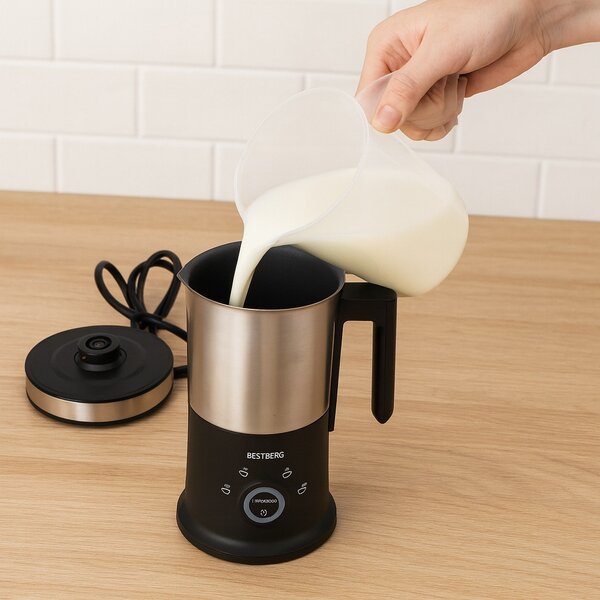Napeňovač mlieka BestBerg BBF-1410 / 240 ml / 500 W / čierna/strieborná