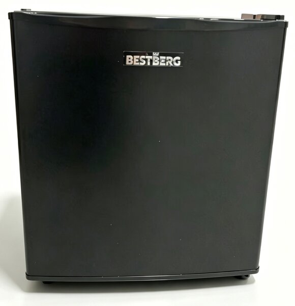 Mini chladnička BestBerg BBFR-48B / 45 l / čierna