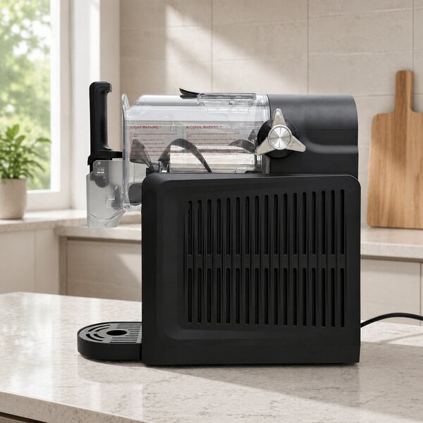 Výrobník ľadovej triešte BestBerg BBSM-1001 / 170 W / 2,6 l / čierna
