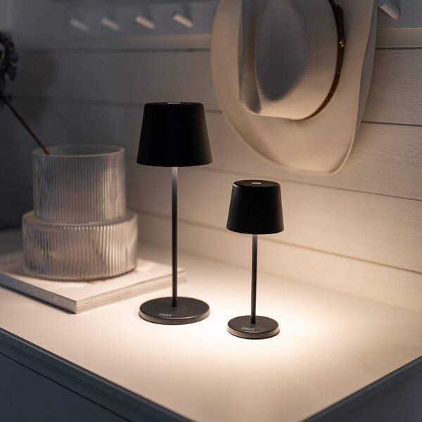 Stolová LED lampa na batérie Vence, výška 22 cm, čierna, IP54, USB, Čierna, Obývacia izba / jedáleň, Hliník, Moderný, Stojacie svietidlo