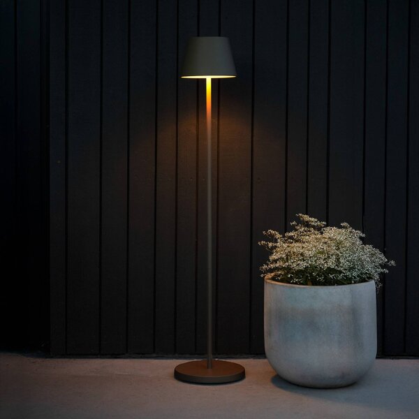 LED stojacia lampa na batérie Pomezia, čierna, 124 cm, IP54, USB, Čierna, Obývacia izba / jedáleň, Hliník, Moderný, Stojaca lampa