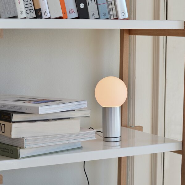 Stolová lampa Turn On, Aluminium – HAY