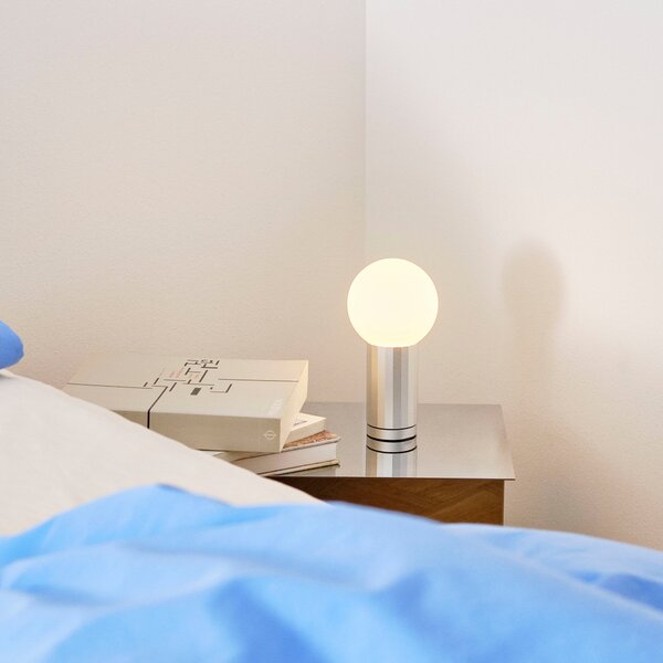 Stolová lampa Turn On, Aluminium – HAY