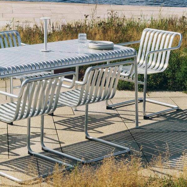 Záhradná stolička Palissade Cantilever, Iron Red – HAY