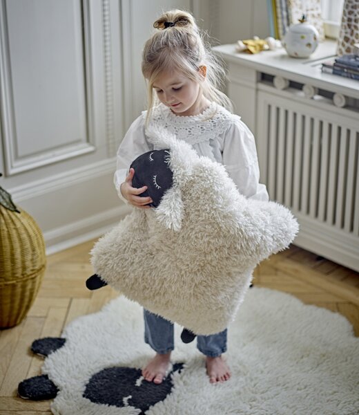 Vankúš Dolly White 56 × 46 cm