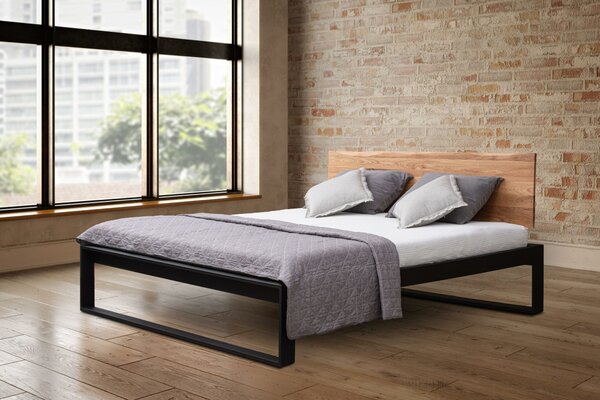 Železná posteľ Tara 180x200 v kombinácii dubového masívu a kovu (viac variantov rozmerov)