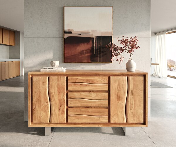 DELIFE Komoda Live-Edge 147 cm akácia prírodná 3 zásuvky 2 dvierka