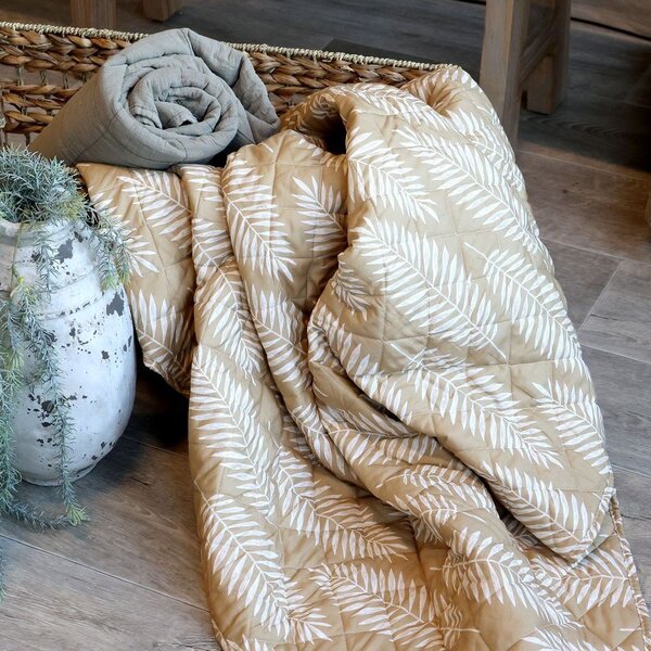 Béžový prešívaný bavlnený prehoz s tropickými listami Aix Quilt - 130*180 cm - Chic Antique