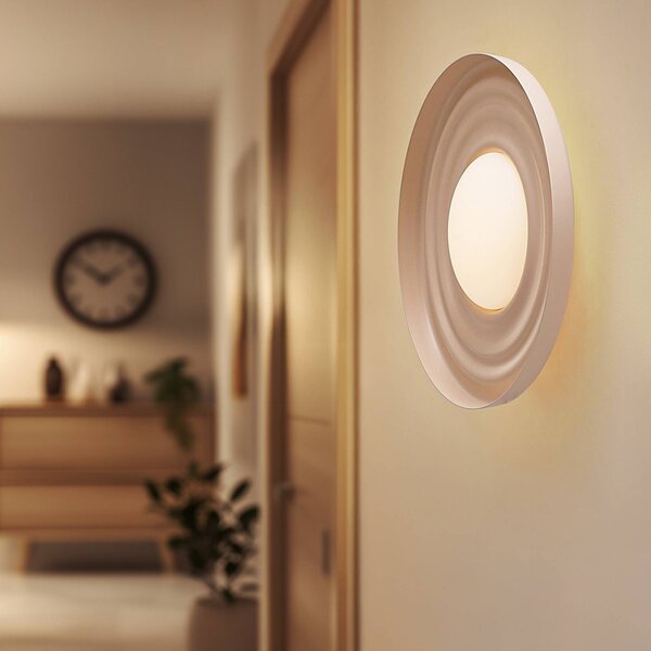 Lindby LED nástenné svetlo Waves, béžové, Ø 43 cm, kov, Krémová / jantárovo žltá, Obývacia izba / jedáleň, kov, Moderný, Nástenné svietidlo