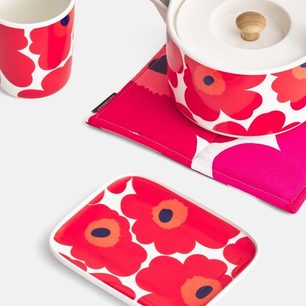 Marimekko Štvorcová chňapka Pieni Unikko, červeno-biela