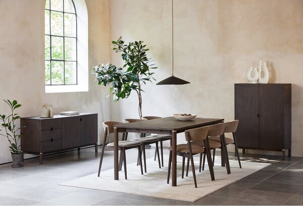 Tmavohnedá nízka komoda v dekore duba 160x73 cm Arun – Unique Furniture