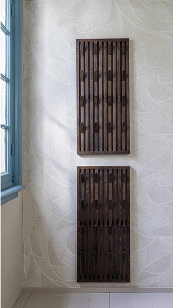 Tmavohnedý vešiakový panel z dubového dreva 46x100x8 cm Parco – Spinder Design