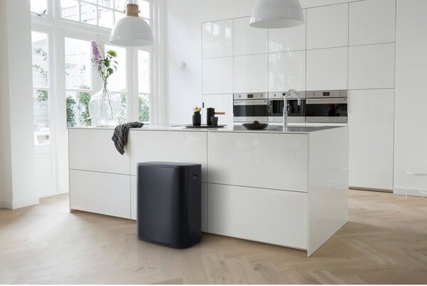 Matne čierny dotykový oceľový odpadkový kôš 60 l Bo Touch Bin – Brabantia