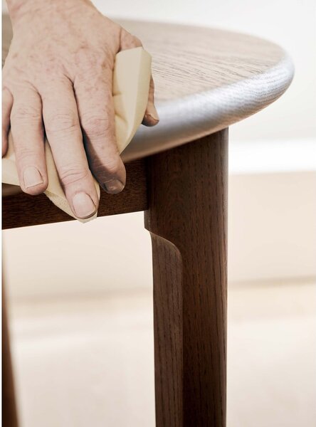Hnedý okrúhly rozkladací jedálenský stôl z dubového dreva ø 120 cm Noor – Hammel Furniture