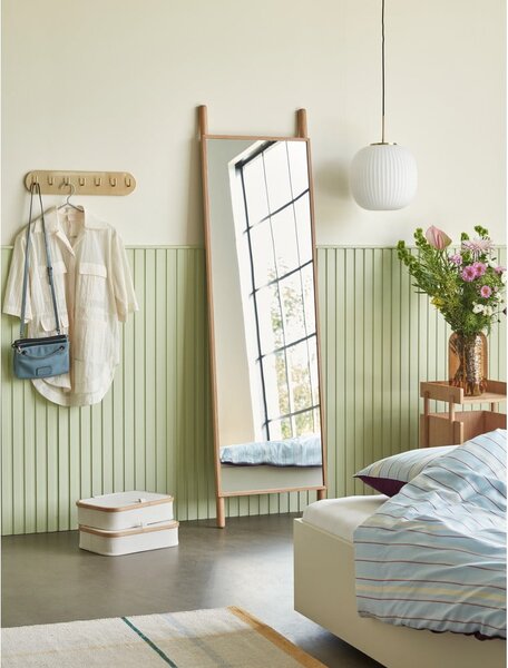 Stojacie zrkadlo s dreveným rámom 53x188 cm Lean – Hübsch